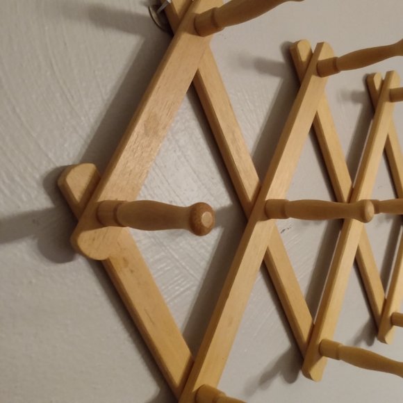 Nevco Oak accordion 10 peg rack - Picture 3 of 8